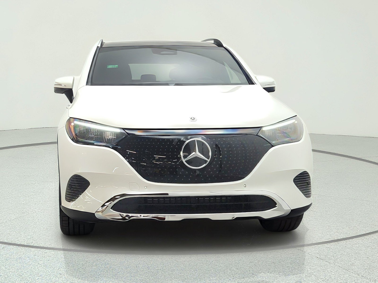 New 2027 Mercedes-Benz EQE 320+ SUV image 2