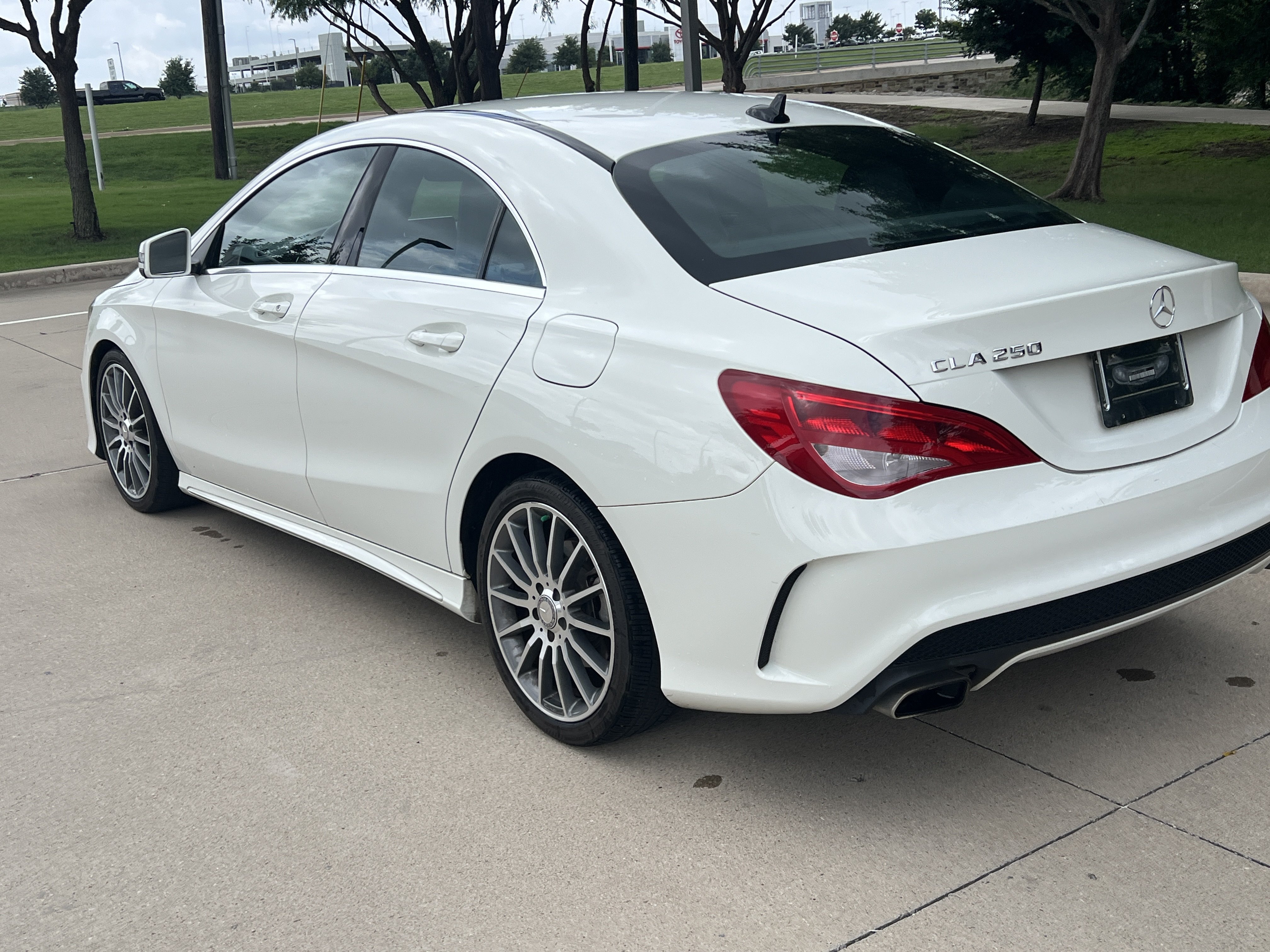 Used 2016 Mercedes-Benz CLA 250 image 10