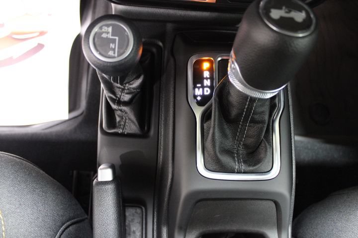 Used 2024 Jeep Wrangler Sport AWD/4WD image 31