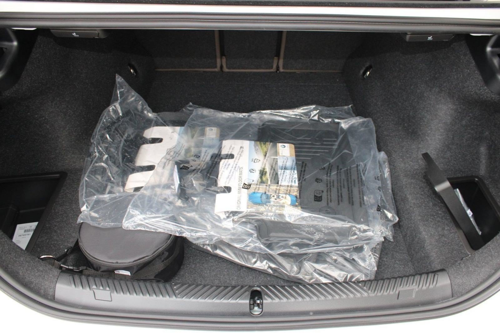 Used 2026 BMW 530i w/ M Sport Package RWD image 22