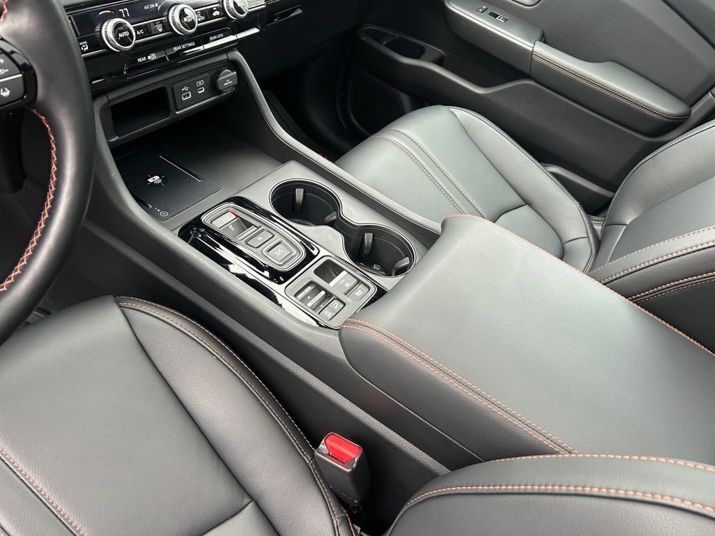 Used 2025 Honda Pilot TrailSport image 20