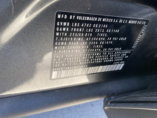 Used 2025 Volkswagen Tiguan SE image 18