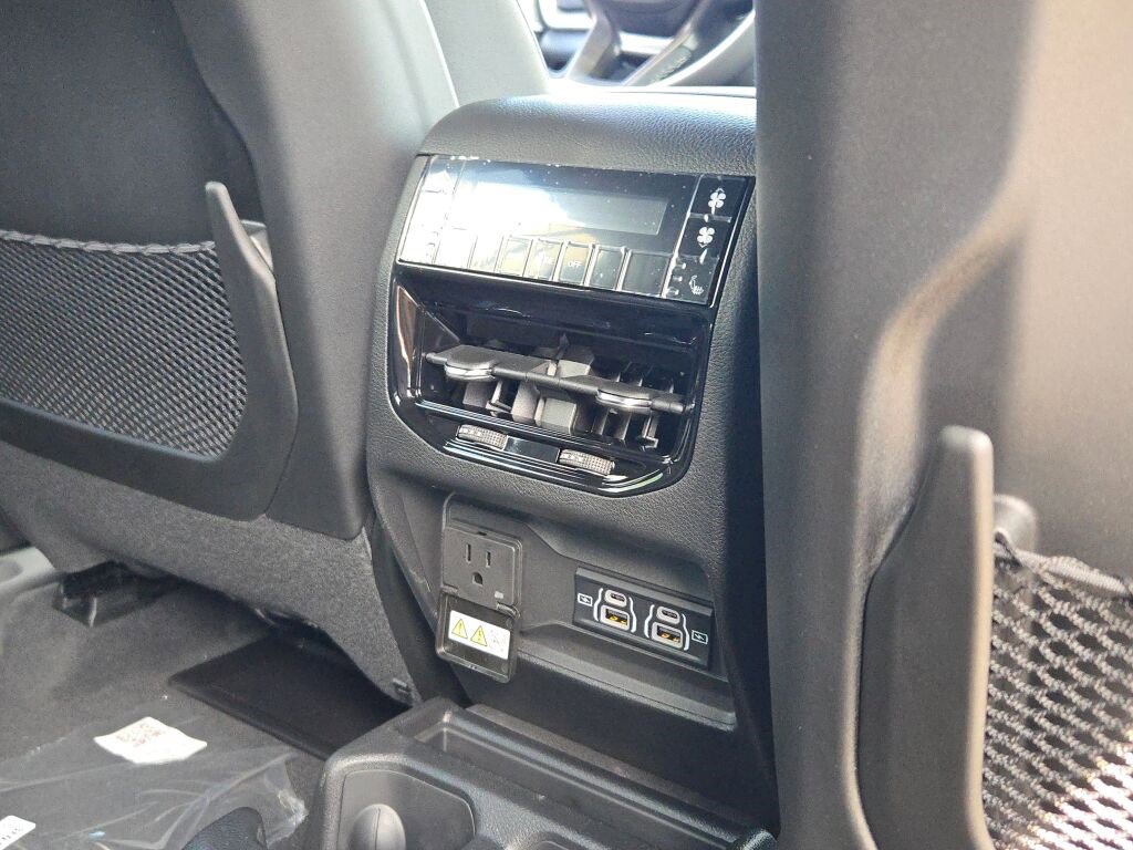 New 2025 Jeep Grand Cherokee L Limited w/ MOPAR Finishing Package image 11