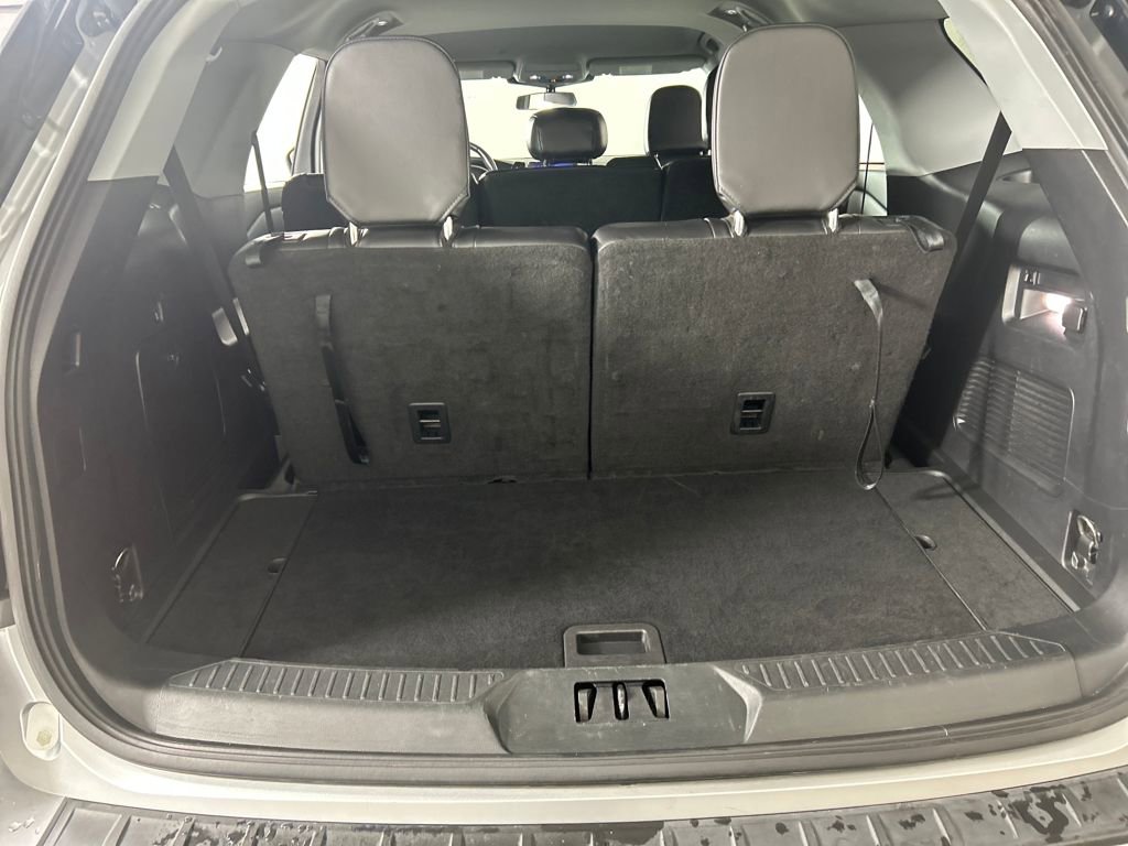 Used 2023 Ford Explorer XLT w/ Equipment Group 202A image 21
