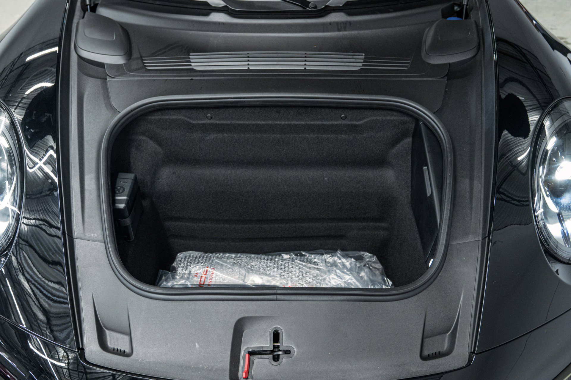 Used 2025 Porsche 911 Carrera image 17