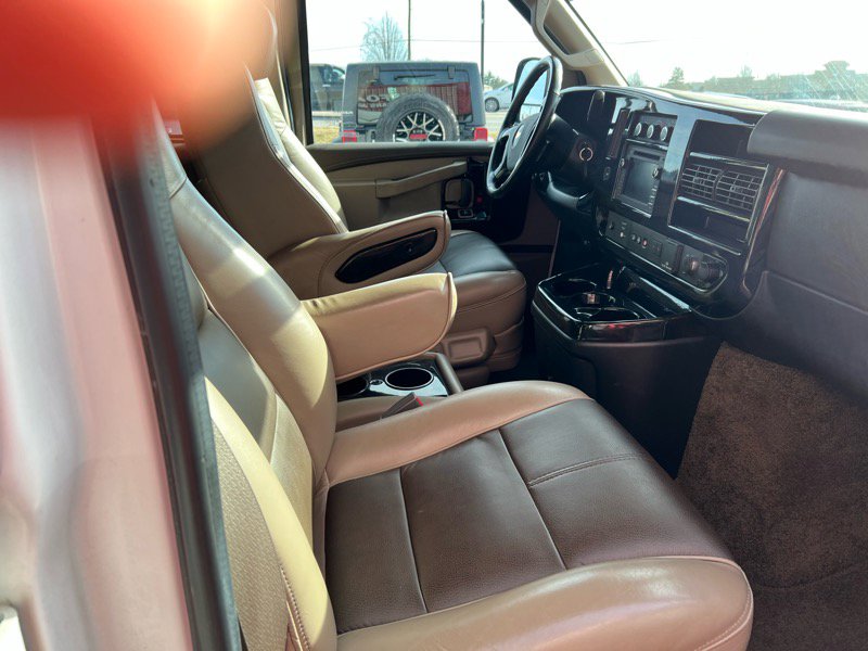 Used 2019 Chevrolet Express 2500 Extended w/ Enhanced Convenience Package image 15
