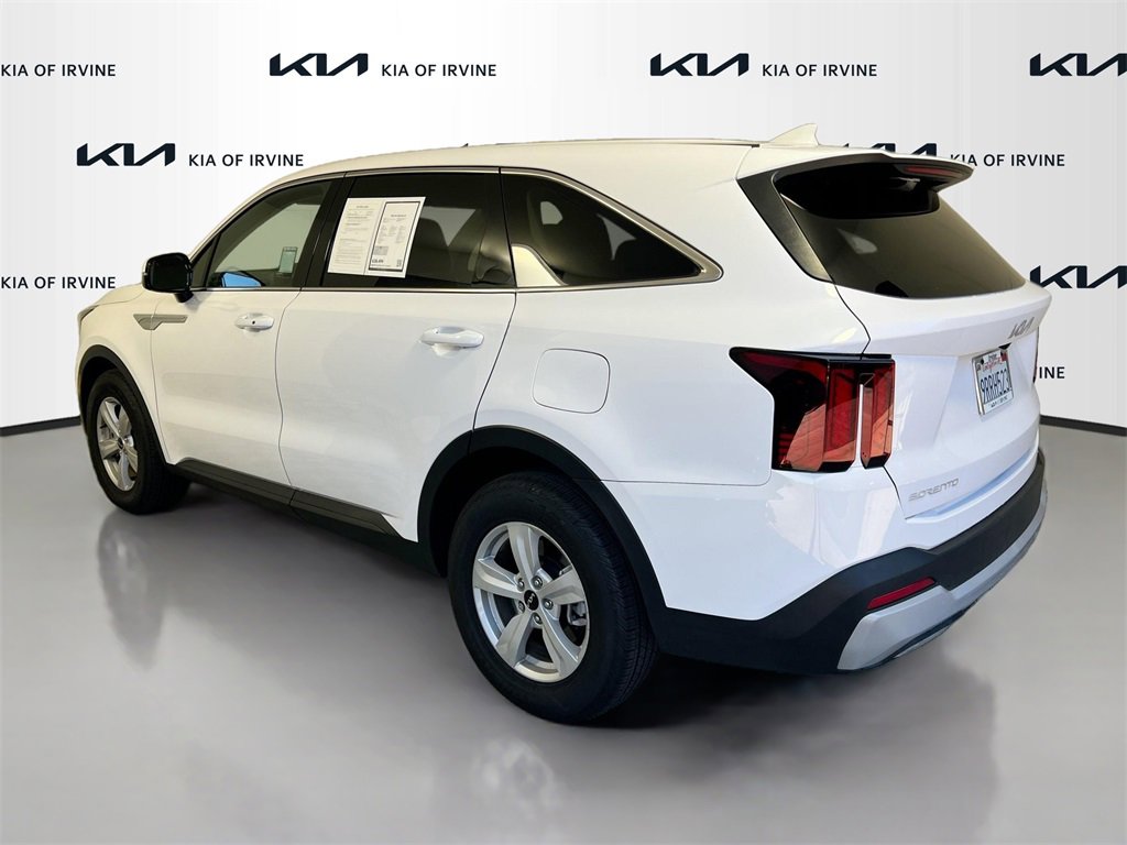 Certified 2024 Kia Sorento LX image 6