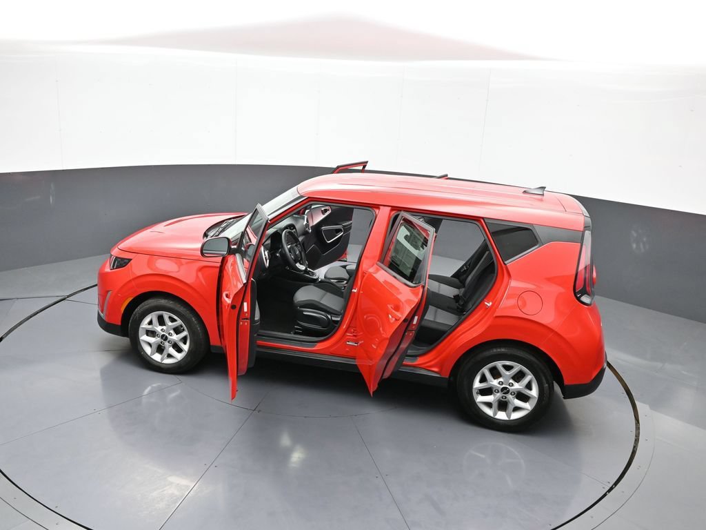Certified 2023 Kia Soul LX w/ LX Technology Package FWD image 43