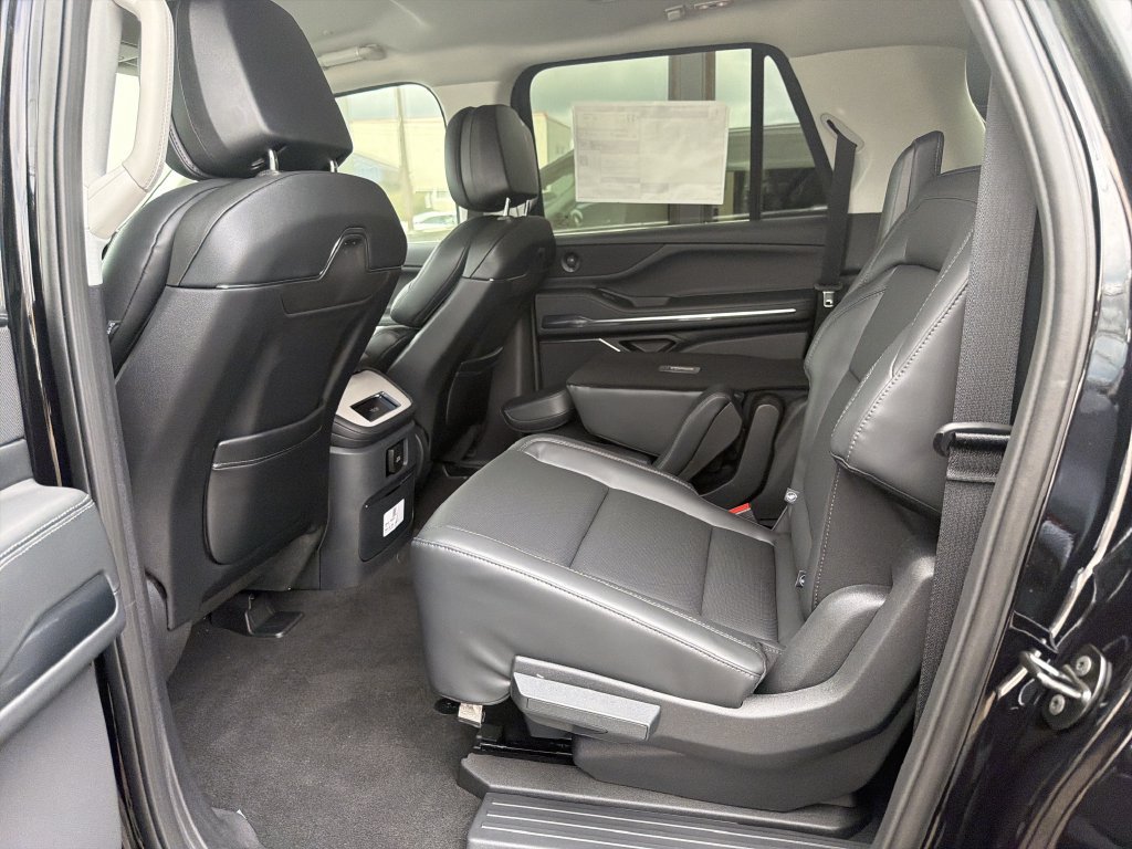 New 2027 Lincoln Navigator L Premier AWD/4WD image 6