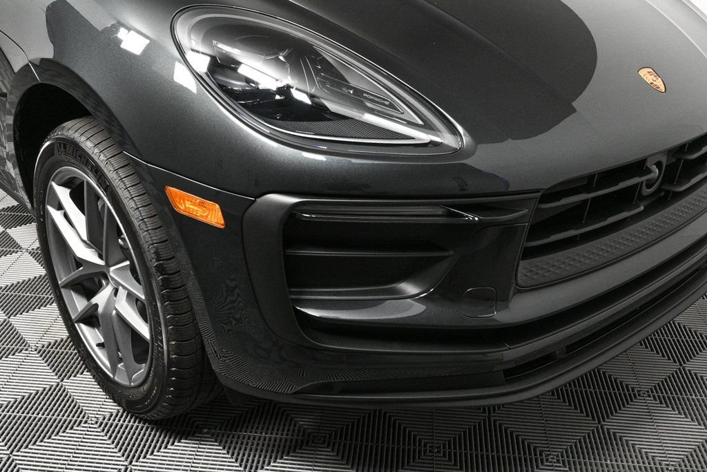 Certified 2026 Porsche Macan image 38
