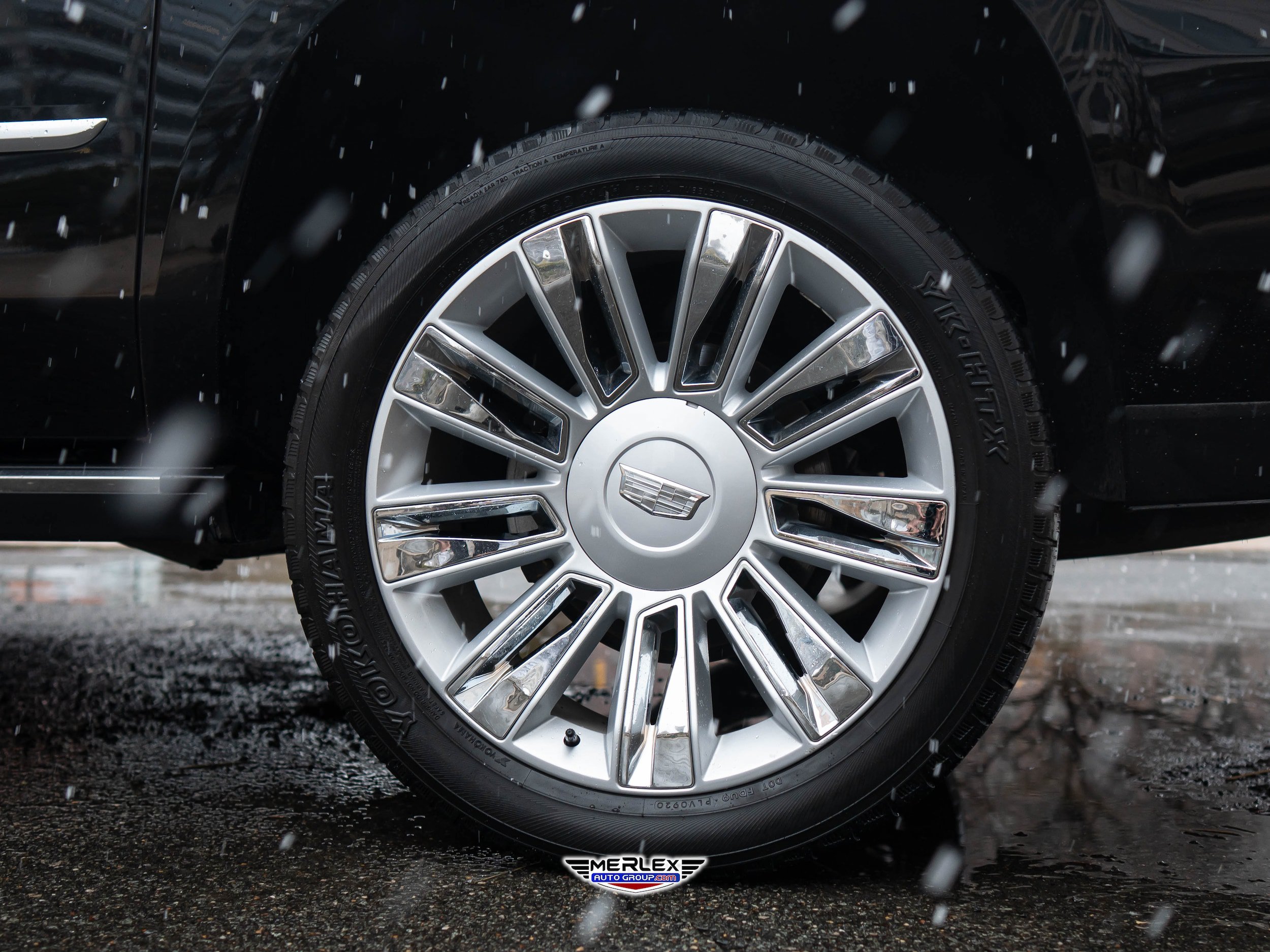 Used 2019 Cadillac Escalade ESV Platinum AWD/4WD image 12