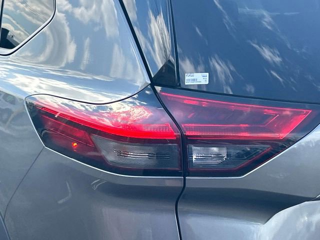 Used 2023 Nissan Rogue SL image 10
