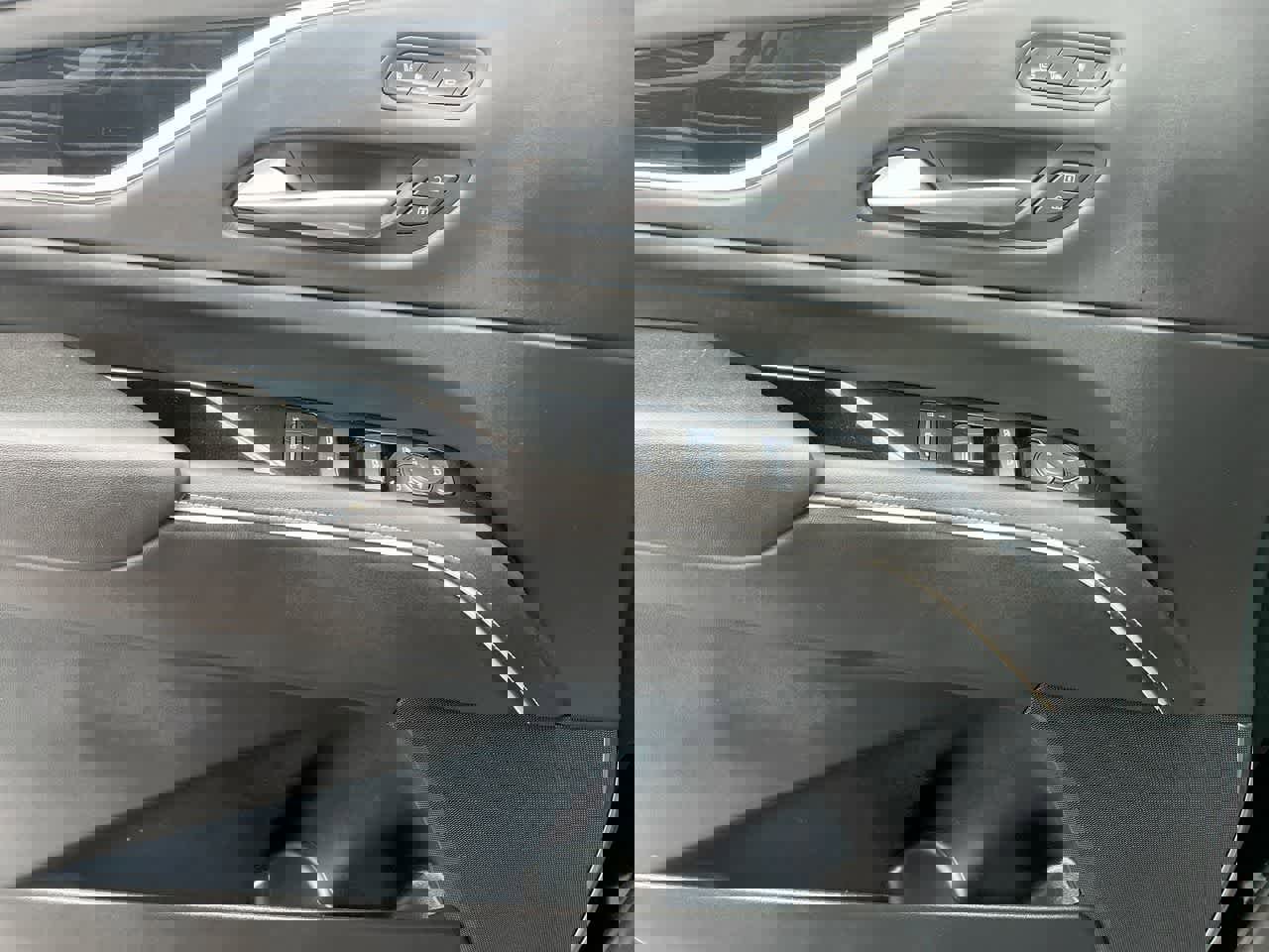 Used 2023 Cadillac Escalade V w/ LPO, ONYX Package image 39