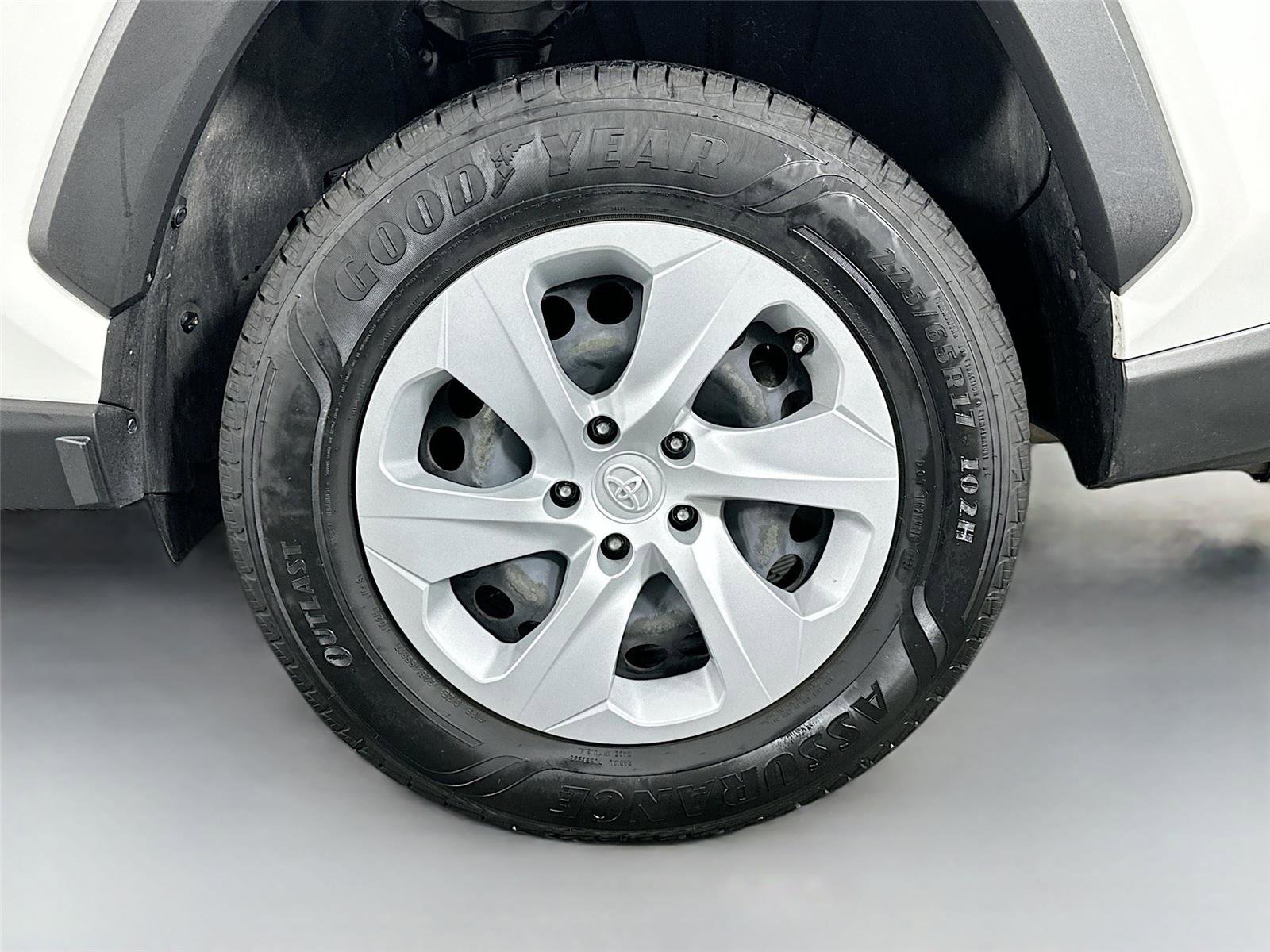 Certified 2019 Toyota RAV4 LE image 27