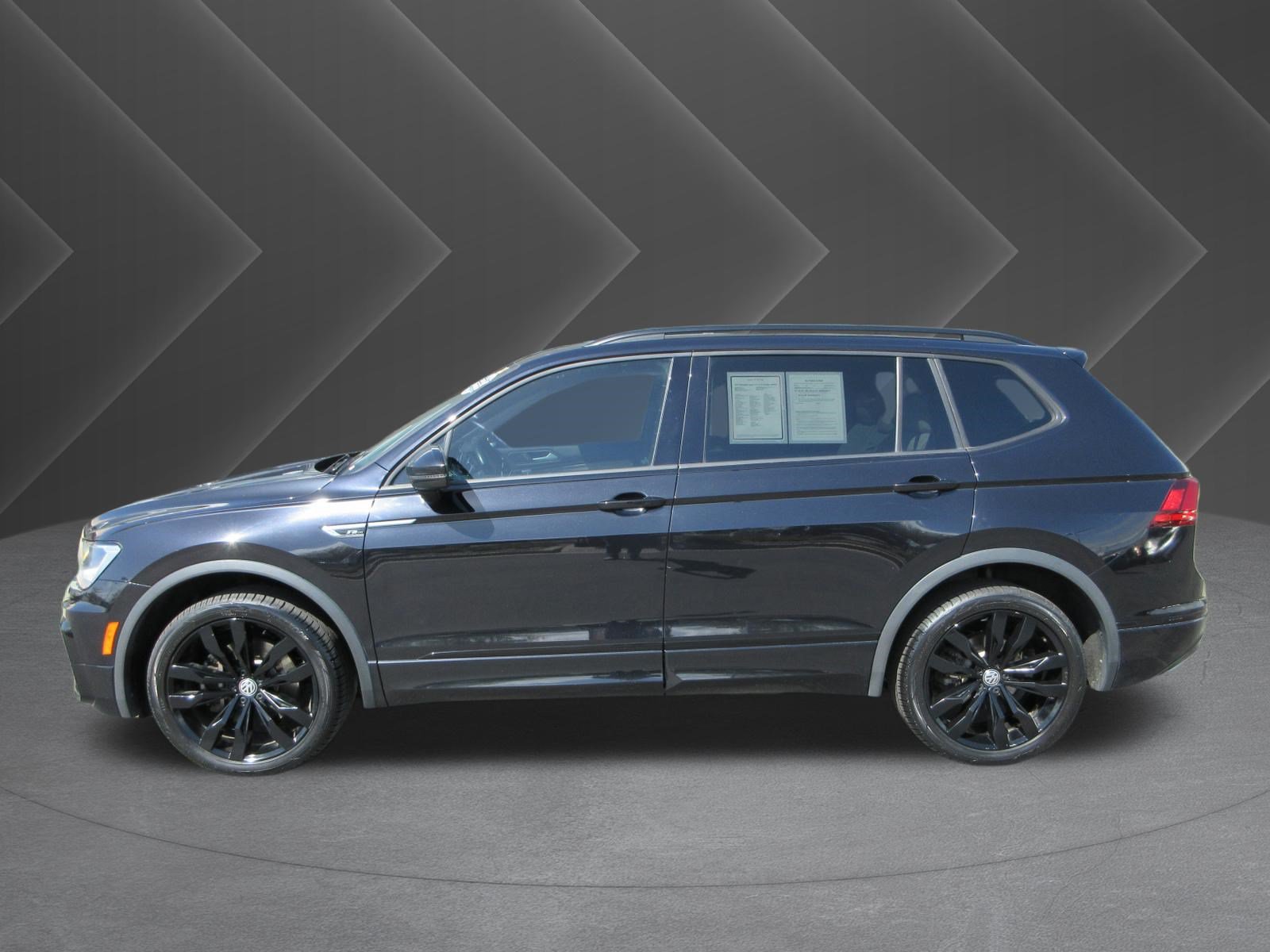 Used 2020 Volkswagen Tiguan SE R-Line AWD/4WD image 5