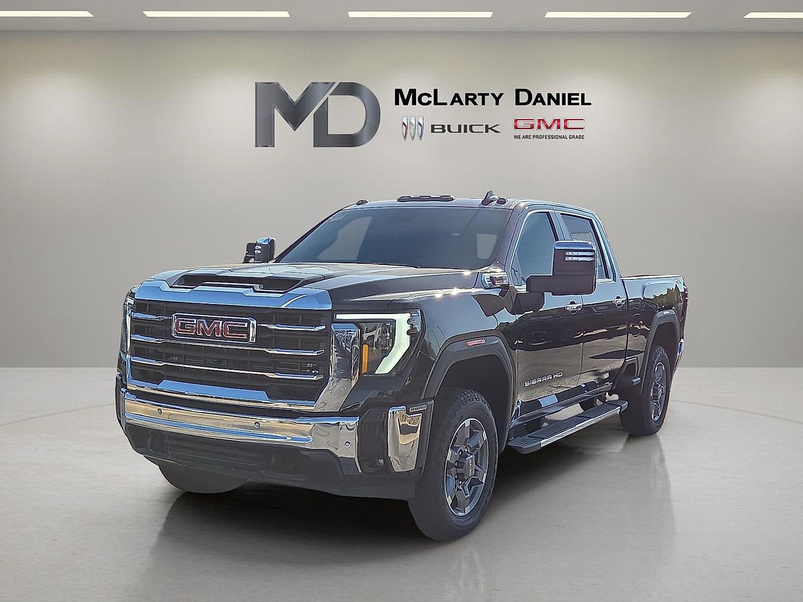 New 2025 GMC Sierra 2500 SLT w/ SLT Convenience Package AWD/4WD image 2