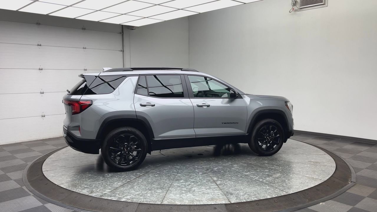 Certified 2025 GMC Terrain Elevation w/ Black Edition AWD/4WD image 37
