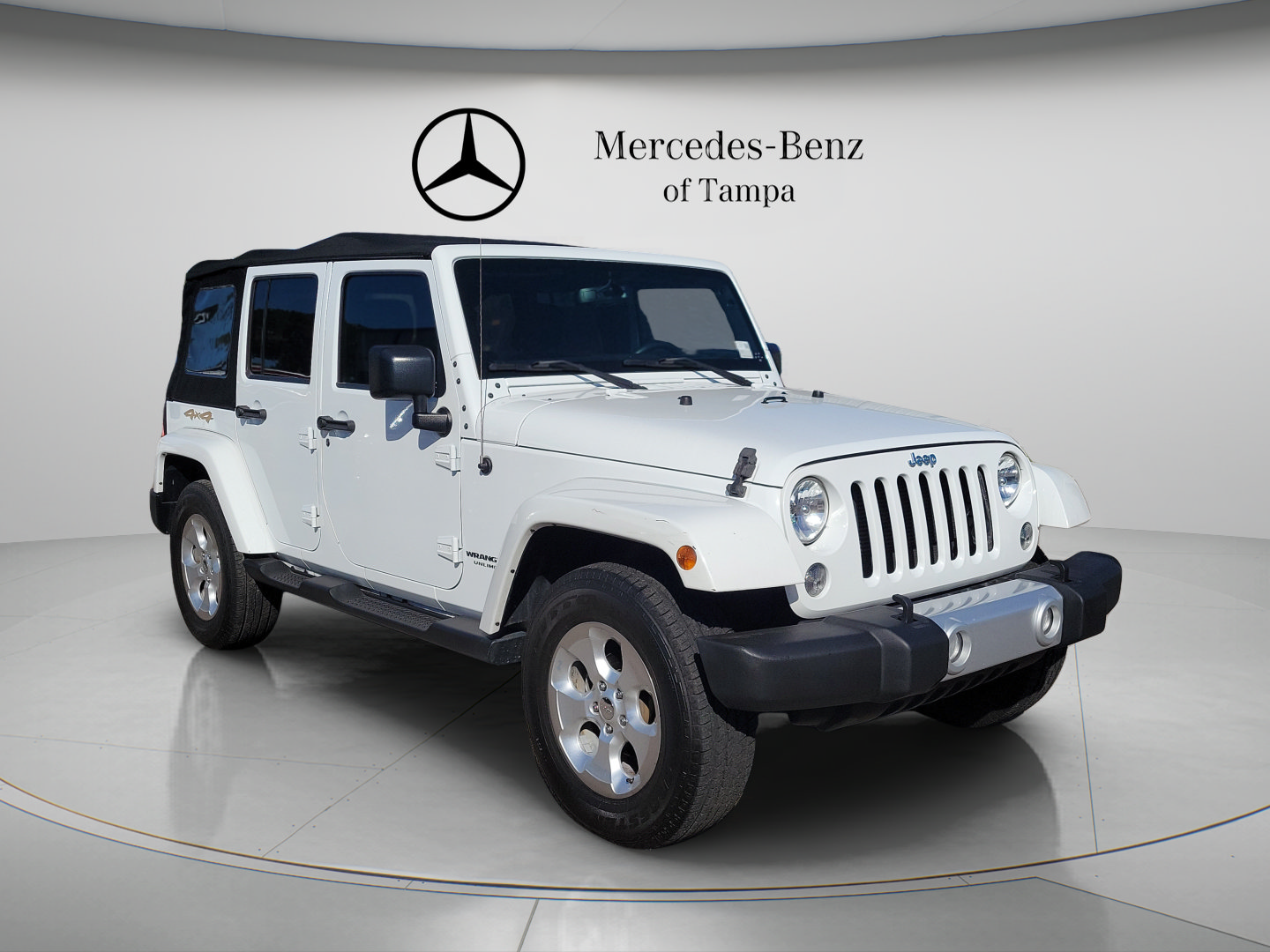 Used 2015 Jeep Wrangler Unlimited Sahara w/ Connectivity Group AWD/4WD image 4