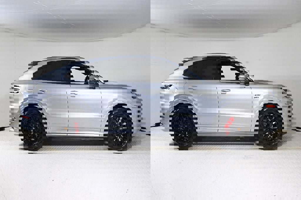 Certified 2025 Porsche Cayenne S image 8