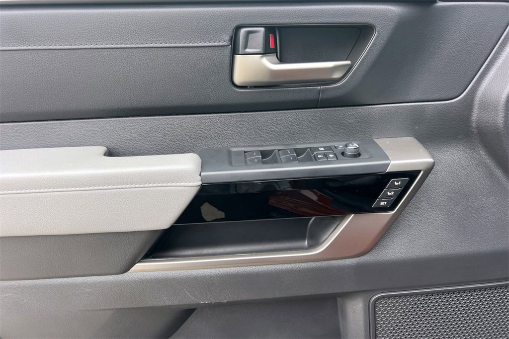 Used 2025 Toyota Tundra Limited image 14