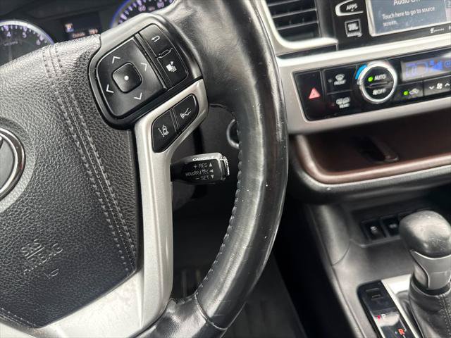 Certified 2017 Toyota Highlander Limited Platinum FWD image 19