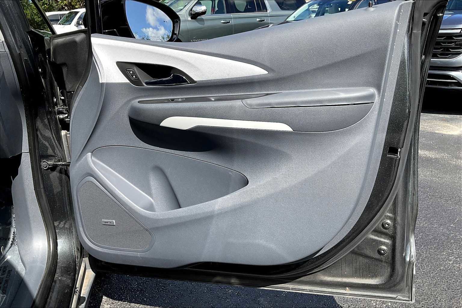 Used 2017 Chevrolet Bolt Premier w/ Driver Confidence II Package image 22