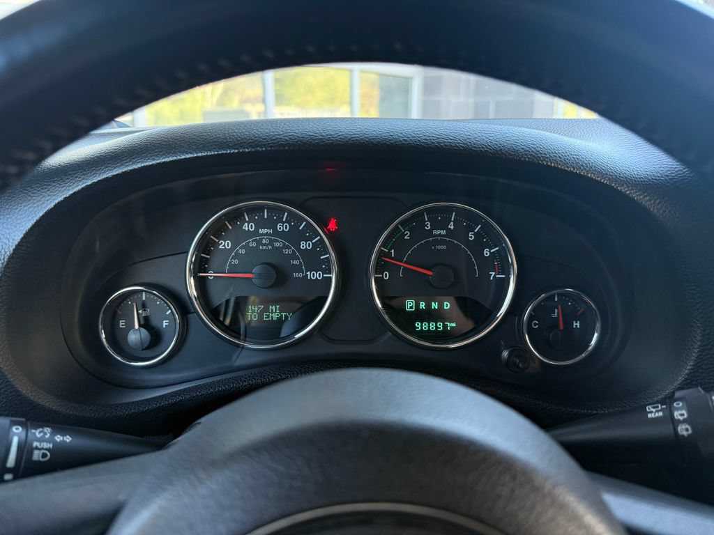 Used 2018 Jeep Wrangler Unlimited Sahara w/ Max Tow Package AWD/4WD image 43