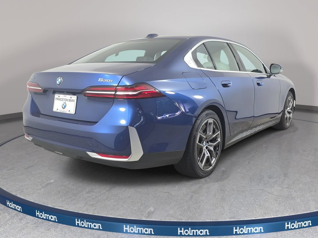 Used 2026 BMW 530i xDrive w/ Convenience Package AWD/4WD image 5
