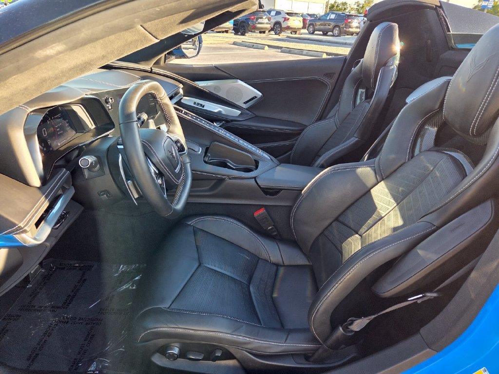 Used 2022 Chevrolet Corvette Stingray Premium Conv w/ Z51 Performance Package RWD image 4