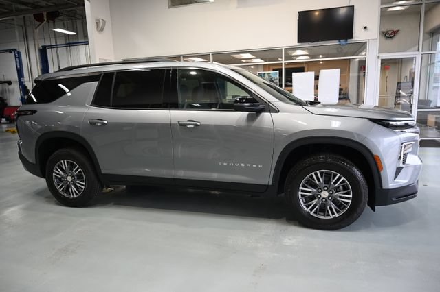 New 2027 Chevrolet Traverse LT w/ Driver Confidence Package FWD image 4
