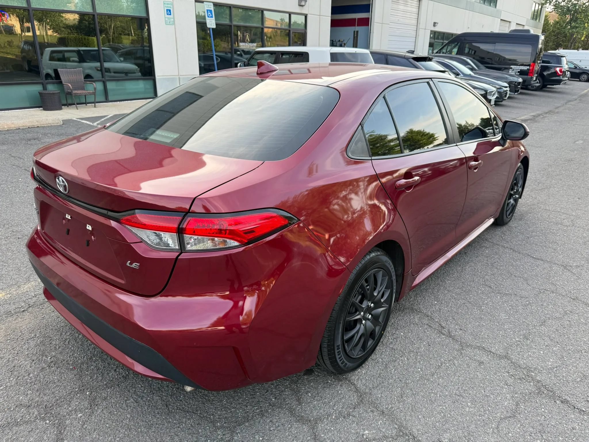 Used 2022 Toyota Corolla LE FWD image 4