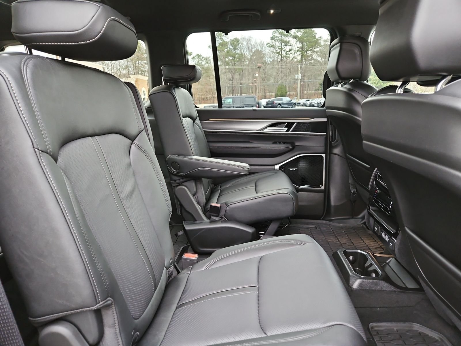 New 2026 Jeep Grand Wagoneer Limited AWD/4WD image 17