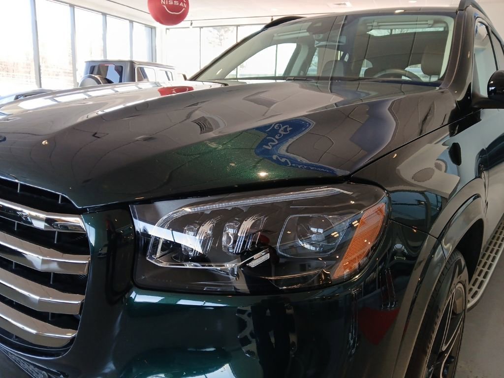 Used 2024 Mercedes-Benz GLS 450 4MATIC image 3