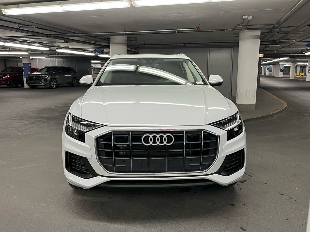 Used 2023 Audi Q8 Premium image 29
