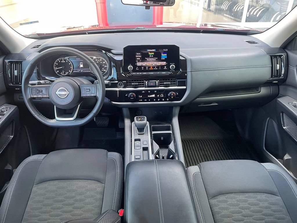 Certified 2024 Nissan Pathfinder SV FWD image 11