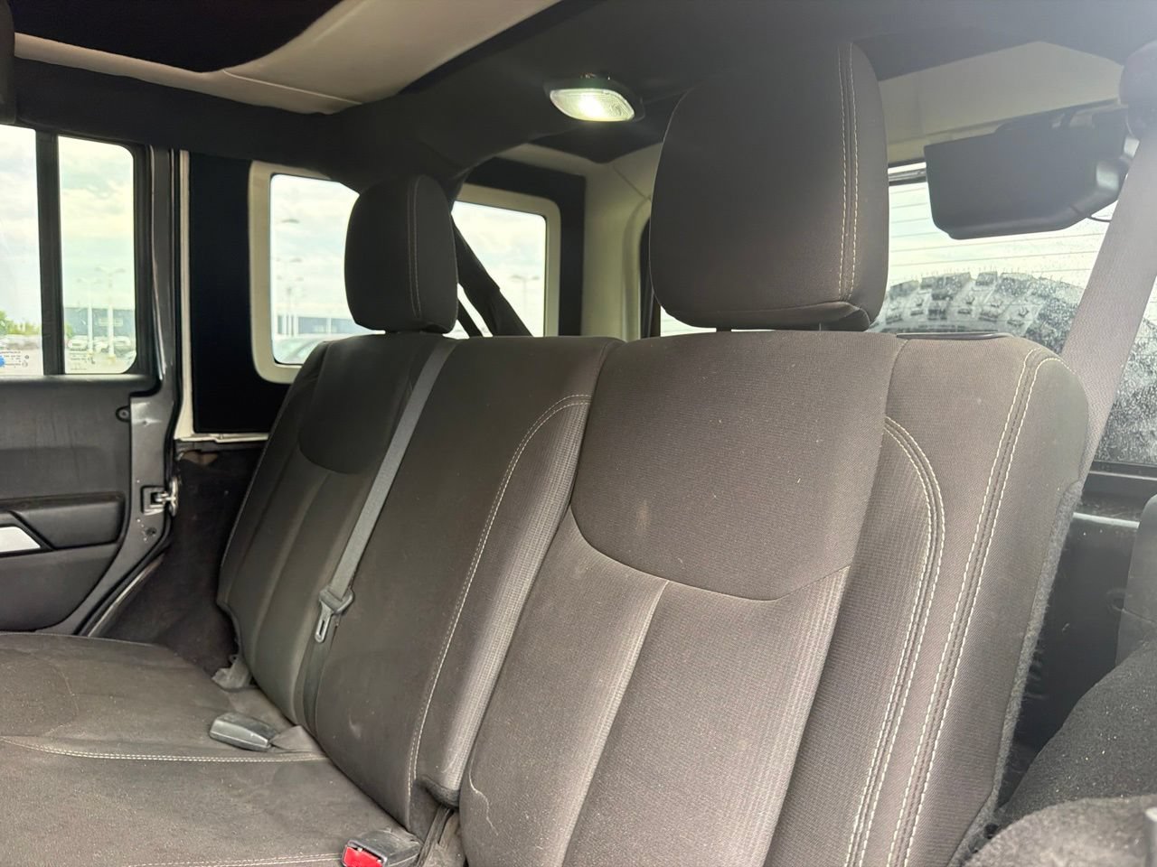 Used 2017 Jeep Wrangler Unlimited Rubicon w/ Cold Weather Group AWD/4WD image 22
