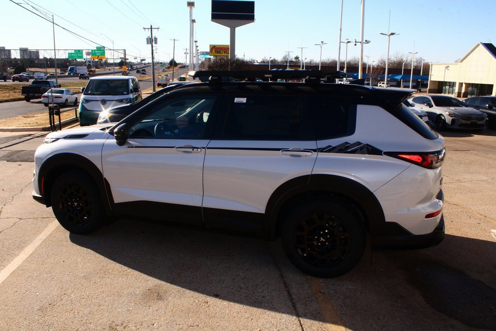 New 2026 Mitsubishi Outlander AWD image 11