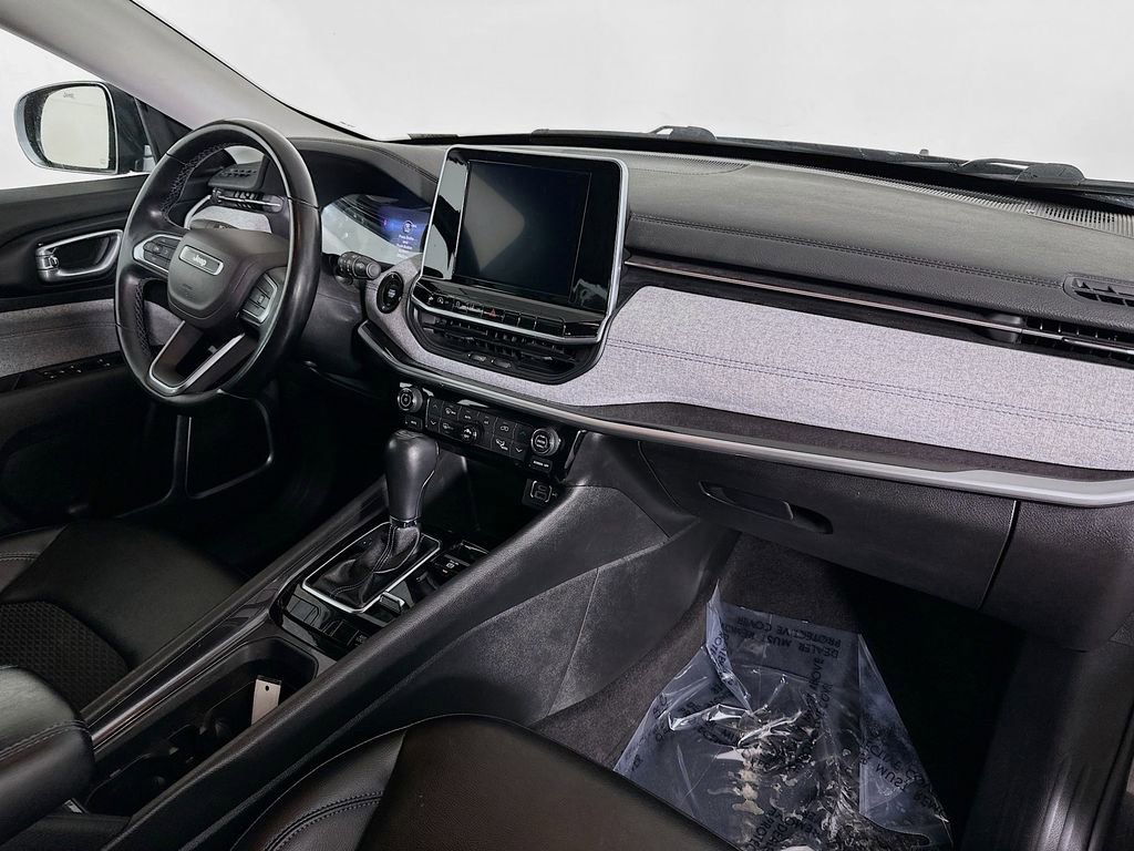 Certified 2022 Jeep Compass Latitude w/ Convenience Group image 39