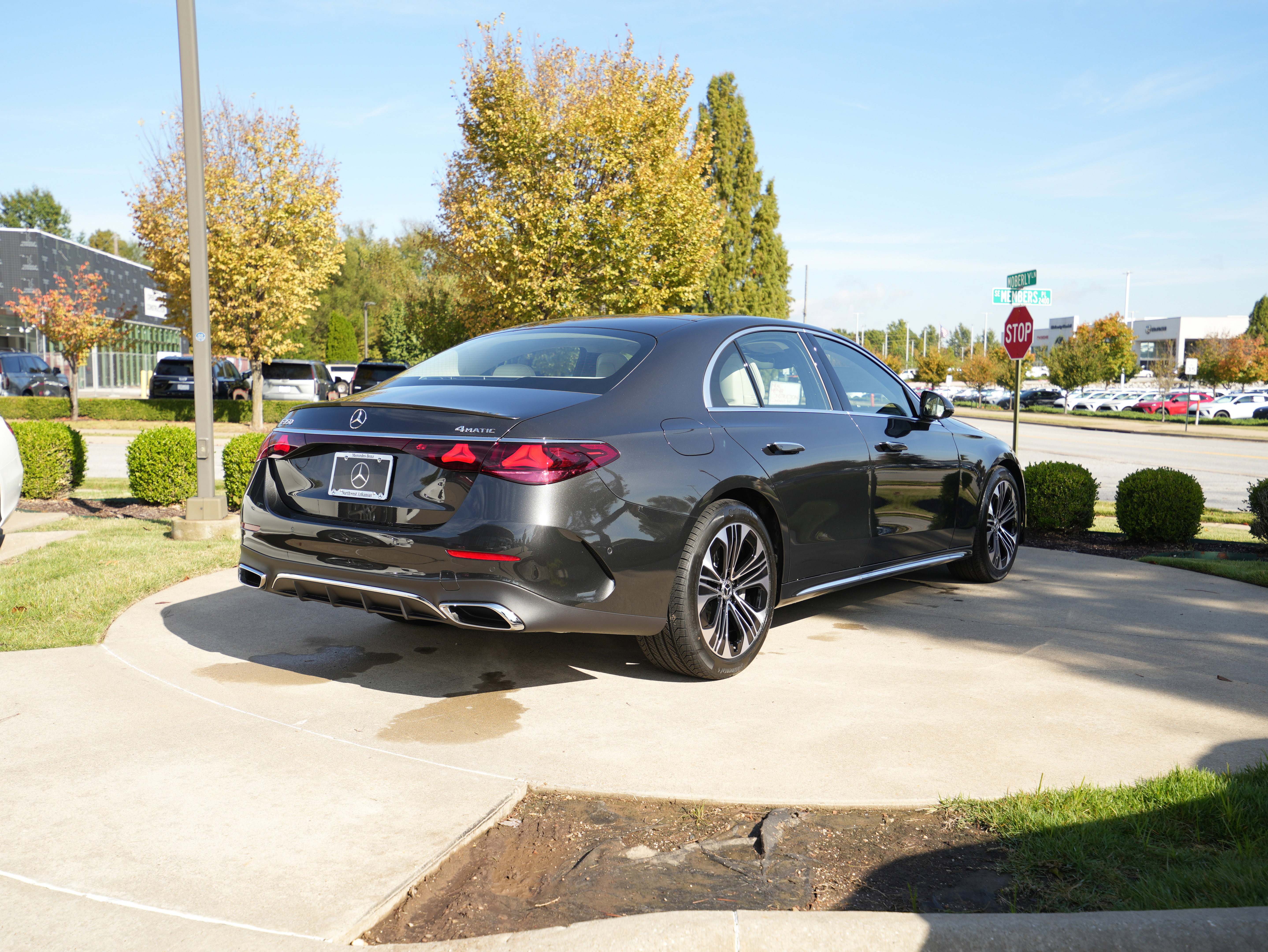 New 2026 Mercedes-Benz E 350 4MATIC Sedan image 8
