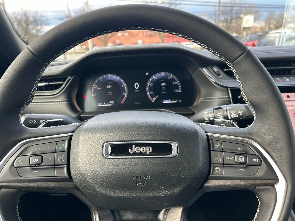 New 2026 Jeep Grand Cherokee Altitude image 17