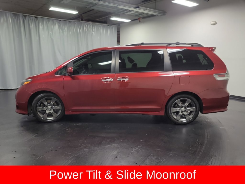 Used 2015 Toyota Sienna SE FWD image 5