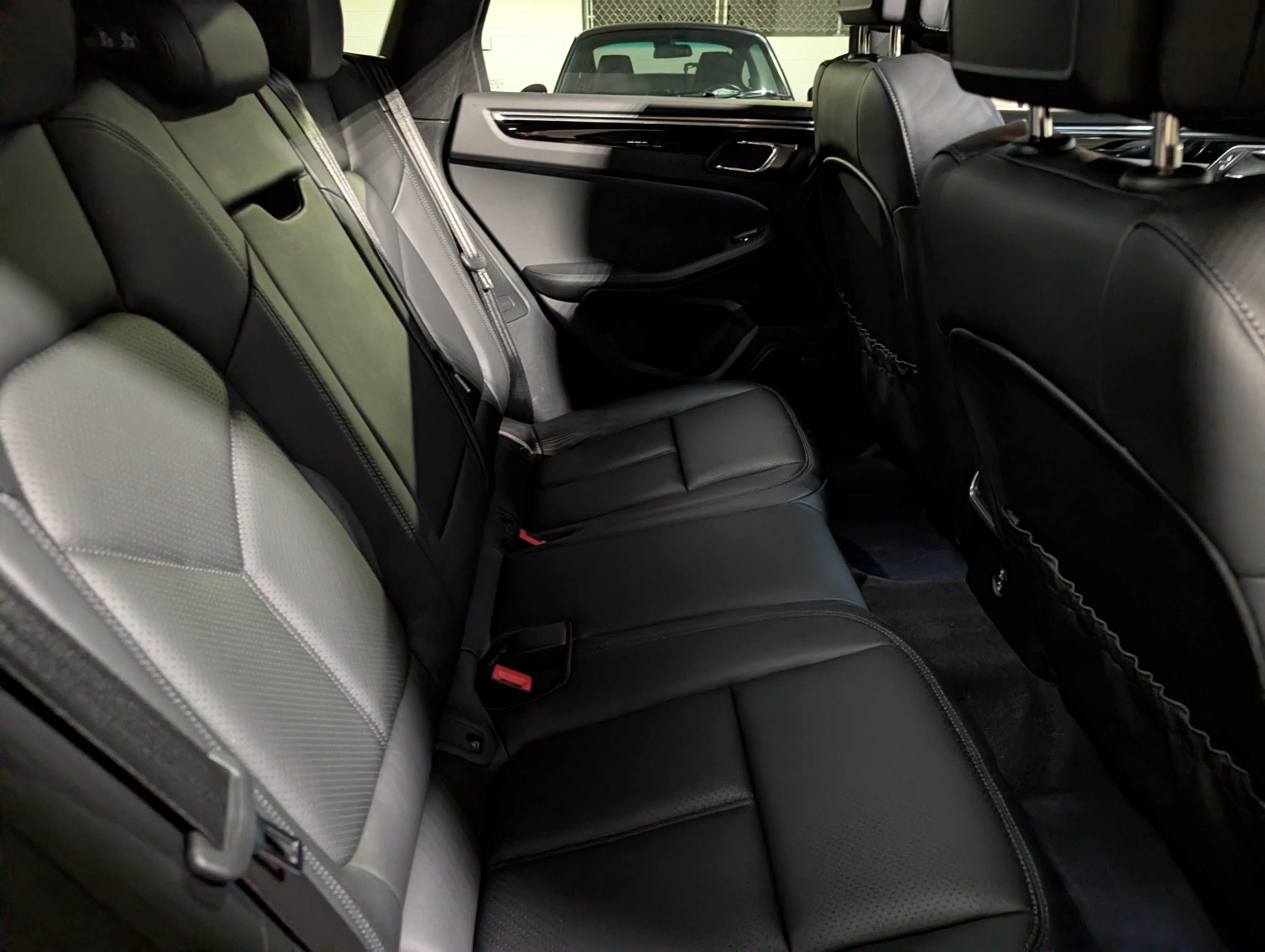 Certified 2025 Porsche Macan image 26