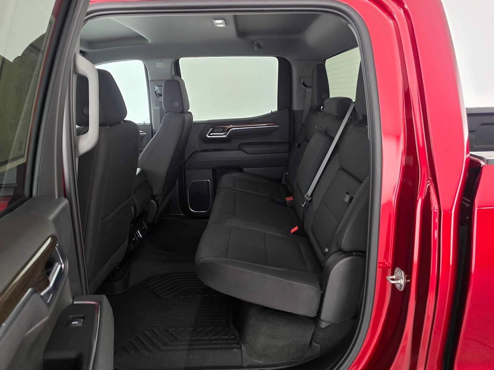 Used 2025 Chevrolet Silverado 1500 RST AWD/4WD image 16