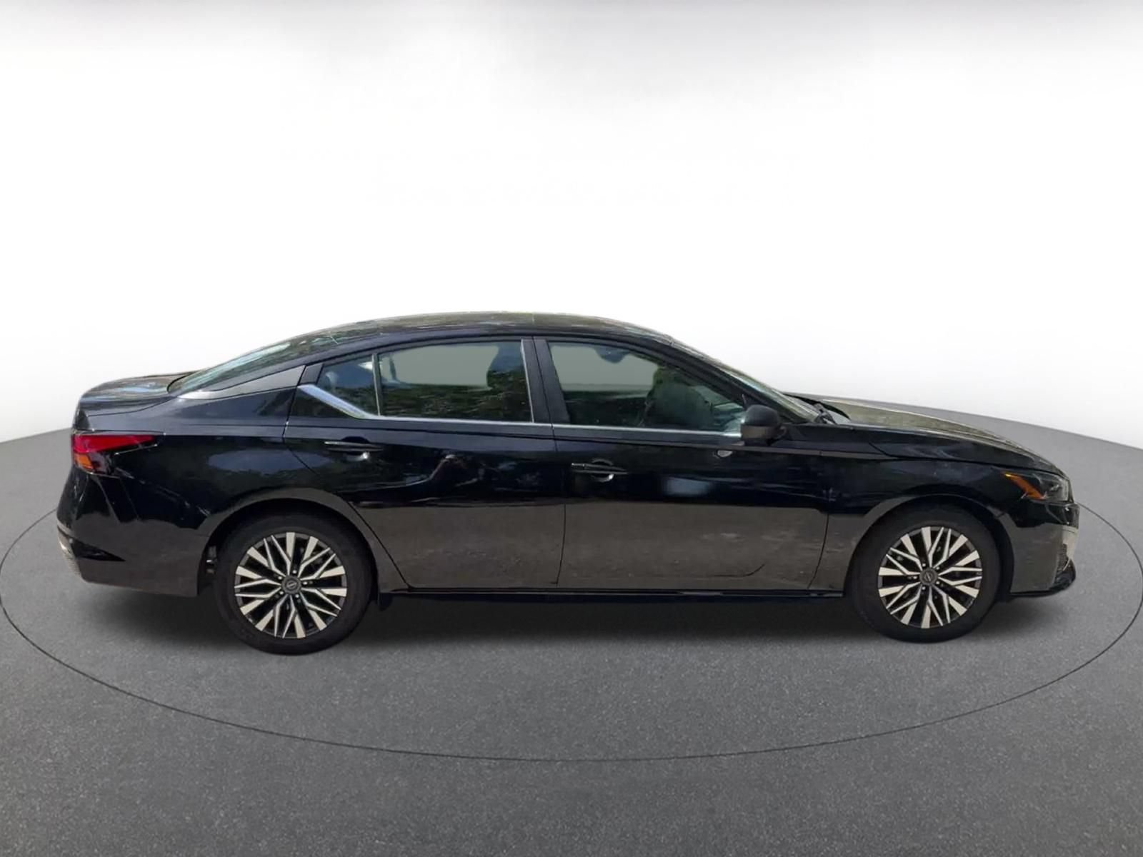 Used 2026 Nissan Altima 2.5 SV FWD image 15