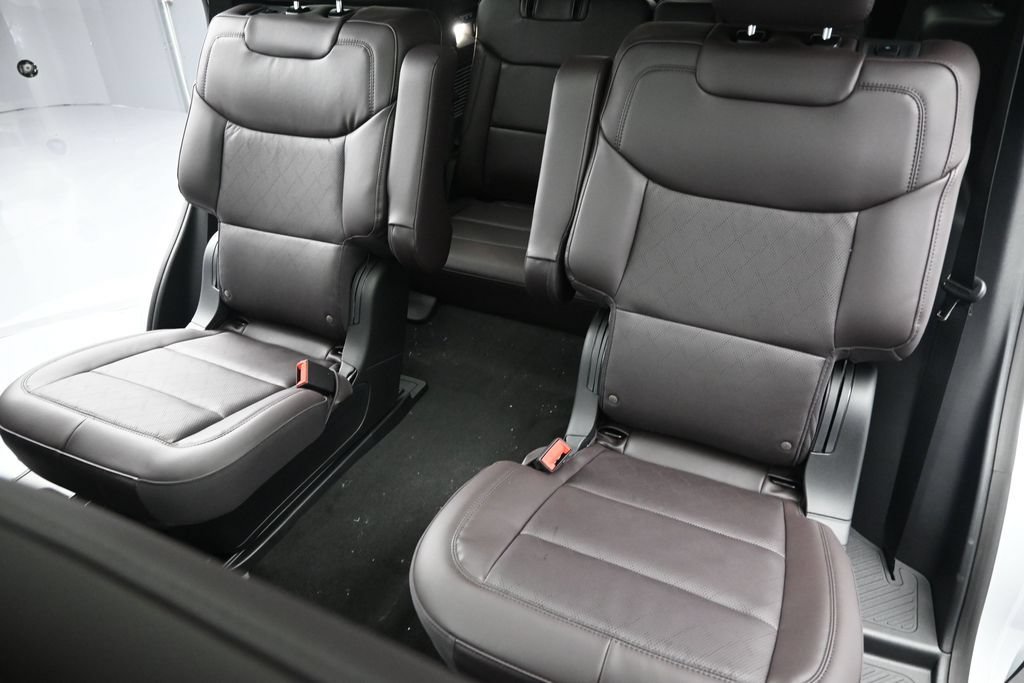New 2026 Ford Explorer Platinum RWD image 21