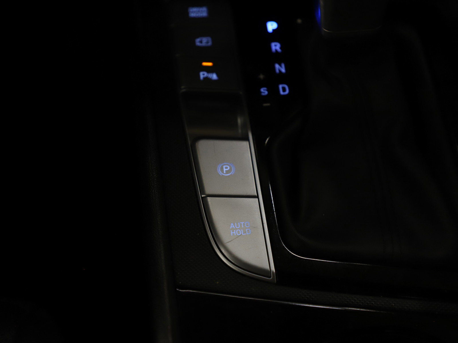 Used 2024 Hyundai Elantra Limited FWD image 23