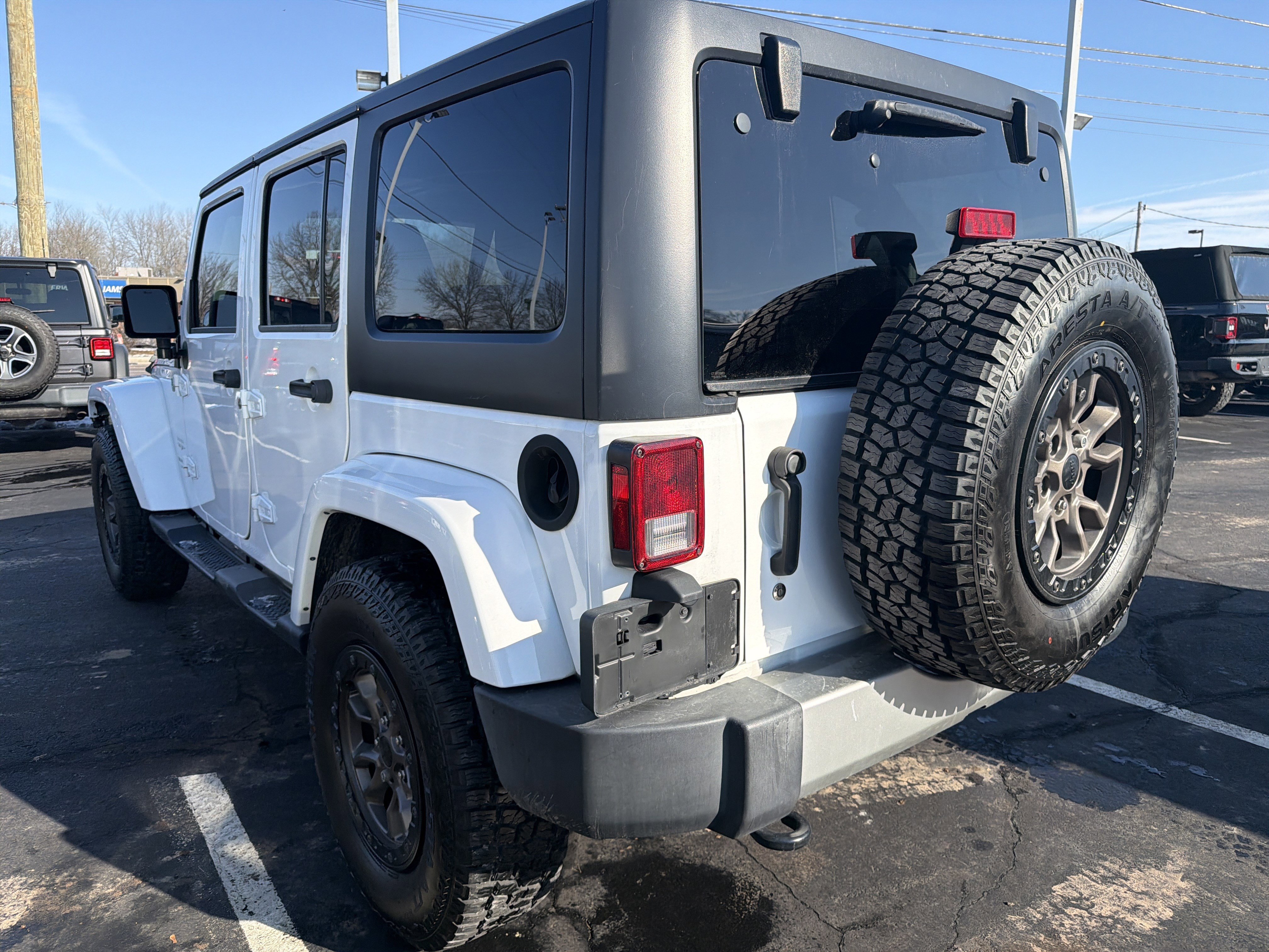 Certified 2018 Jeep Wrangler Unlimited Sahara w/ Connectivity Group image 5