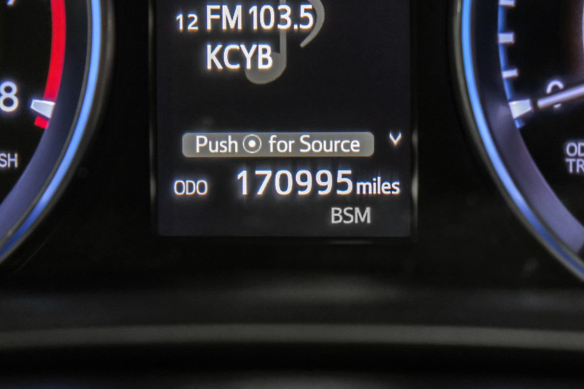 Used 2018 Toyota Highlander XLE FWD image 19