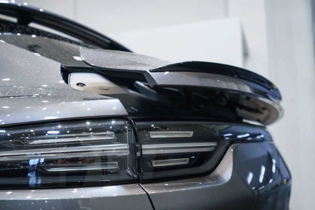 Used 2020 Porsche Cayenne Turbo AWD/4WD image 15