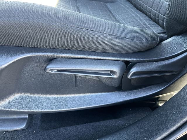 Used 2023 Honda HR-V LX image 16